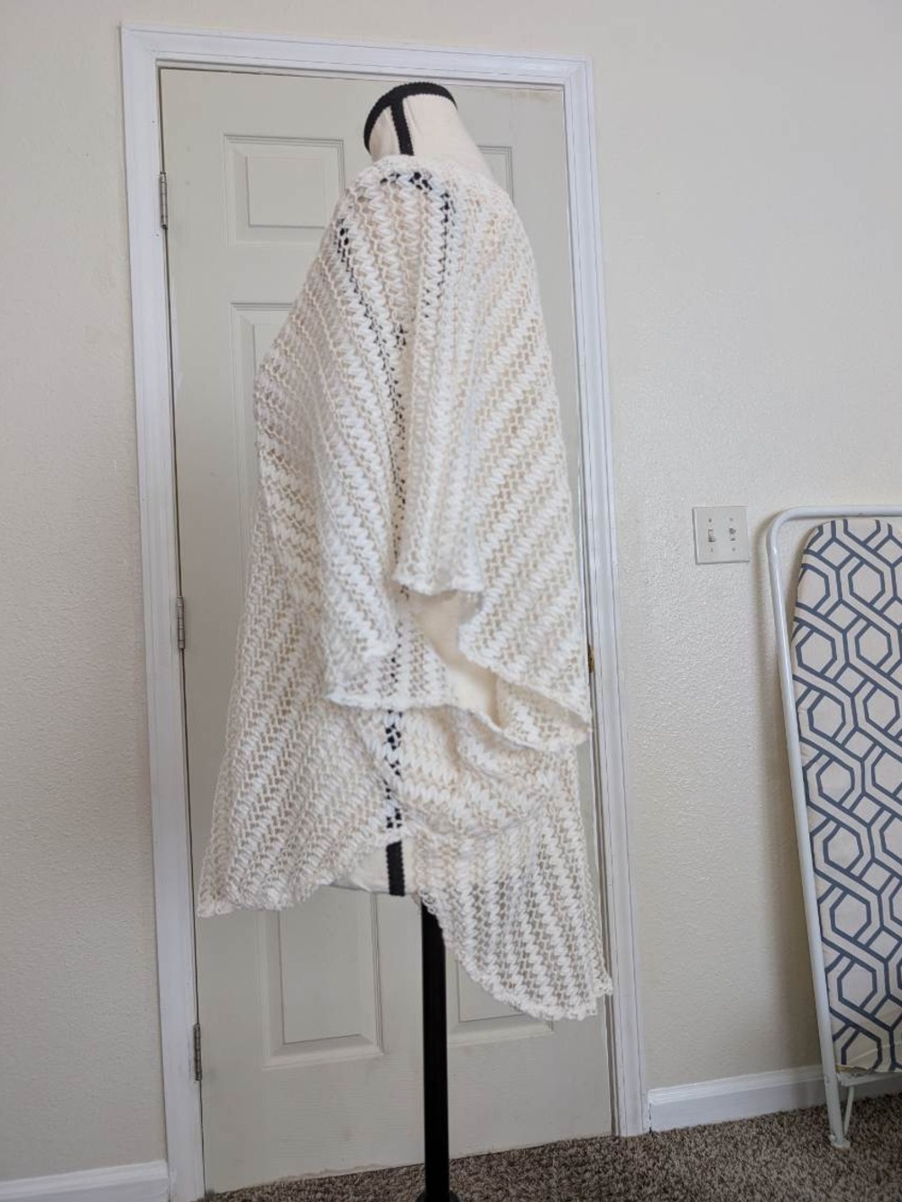 H&M Cream Knit Poncho Sweater - Picture 3 of 5